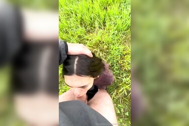 Public Blowjob: Horny Slut EmilyKBabe Sucks Dick On A Field