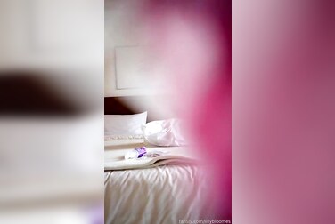 Lilly Bloomes's Desperate Solo: Fucking Herself Wet After A Dirty Phone Call