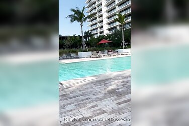ScarlettKissesXO's Public Balcony Fuck: Deepthroating Cock Before Getting Pounded Raw