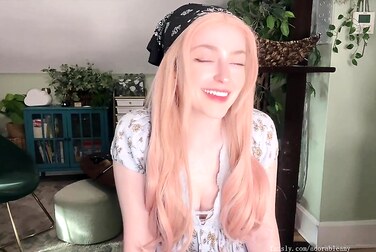 AdorableAmy's Live Dildo Show: Fucking Herself To A Soaking Wet Orgasm