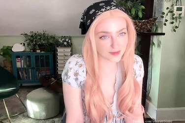 AdorableAmy's Live Dildo Show: Fucking Herself To A Soaking Wet Orgasm