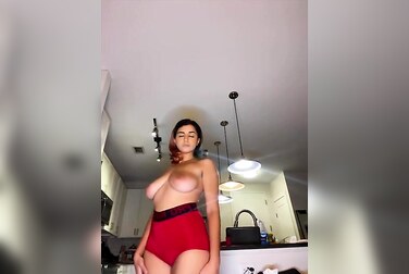 Roxie Sinner's Bouncing Tits Will Make You Cum Instantly