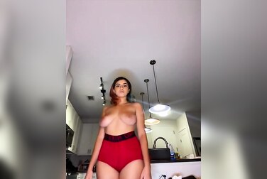 Roxie Sinner's Bouncing Tits Will Make You Cum Instantly