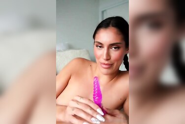 Anal Toy Solo: Mia Bailey Drills Her Tight Asshole Until It Gapes