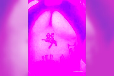 Hot Titty Flash! Therealbritain Rips Her Top To Expose Her Perfect Boobs
