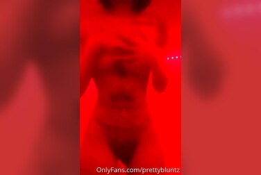Side View POV: Therealbritain Fingers Her Soaking Wet Pussy Just For You