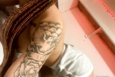 Therealbritain Twerks Her Small Ass: That Tight Petite Booty Will Make You Pop!