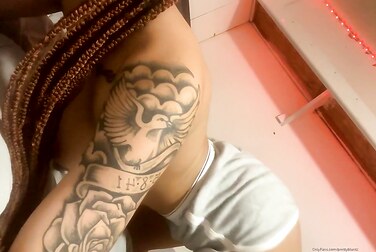 Therealbritain Twerks Her Small Ass: That Tight Petite Booty Will Make You Pop!