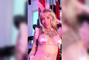 Bunny Girl Justpeechi Seduces You With Her Perfect Body & Begs For A Rough Fucking