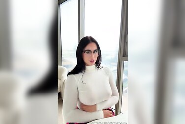 Izzy Davis' Big Tits & Pussy Spread: This Busty Babe Is Ready To Get Fucked Silly