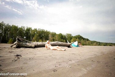 Kaylee Killion Strips Naked At The Lake, Daring Strangers To Fucking Watch Her
