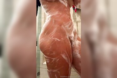 Fitslavicgirl's Wet & Wild Shower Seduction: Soapy Big Tits & Dripping Pussy Play
