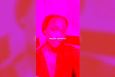 Teresa Lavae's Red Light Fingering Show: Soaking Wet Pussy Begs For Cock