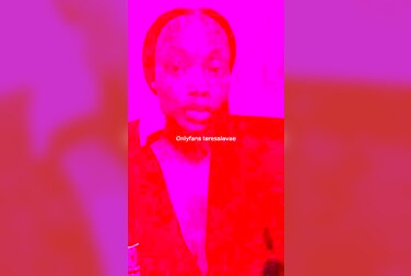 Teresa Lavae's Red Light Fingering Show: Soaking Wet Pussy Begs For Cock