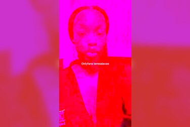 Teresa Lavae's Red Light Fingering Show: Soaking Wet Pussy Begs For Cock