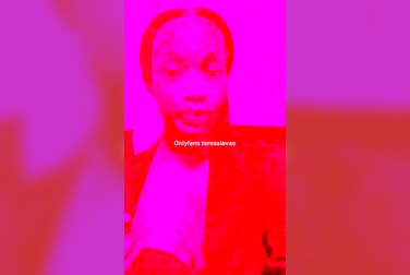Teresa Lavae's Red Light Fingering Show: Soaking Wet Pussy Begs For Cock
