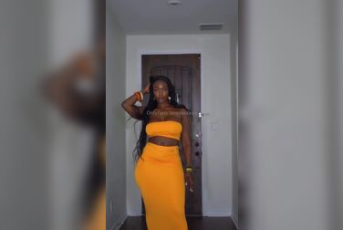 Teresa Lavae Barely Crams Her Thick Curves Into A Tight Dress, Shows It All Off