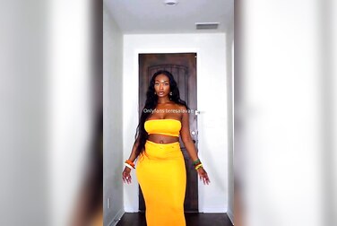 Teresa Lavae Barely Crams Her Thick Curves Into A Tight Dress, Shows It All Off
