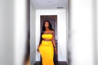 Teresa Lavae Barely Crams Her Thick Curves Into A Tight Dress, Shows It All Off