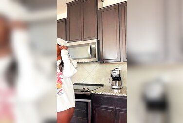Teresa Lavae's No-Panties Kitchen Fuck: Fingers Her Soaking Wet Pussy On The Counter