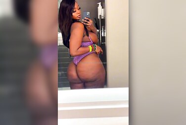 Teresa Lavae's Insane Body: Watch This Fucking Hot Mirror Tease