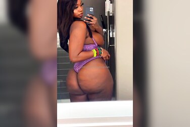 Teresa Lavae's Insane Body: Watch This Fucking Hot Mirror Tease