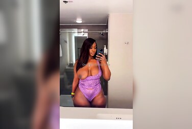 Teresa Lavae's Insane Body: Watch This Fucking Hot Mirror Tease