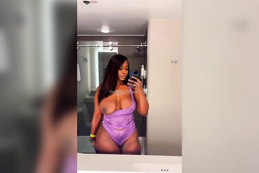 Teresa Lavae's Insane Body: Watch This Fucking Hot Mirror Tease