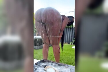 Teresa Lavae's Big Ass Gets Soaked and Spread Wide in The Shower