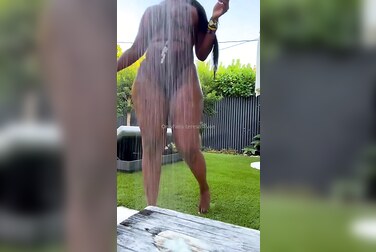 Teresa Lavae's Big Ass Gets Soaked and Spread Wide in The Shower