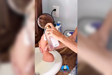 Themaryburke's Dildo Wash & Fuck: Getting Her Toy Soapy Wet For a Pussy Pounding