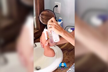 Themaryburke's Dildo Wash & Fuck: Getting Her Toy Soapy Wet For a Pussy Pounding
