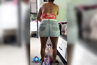 Themaryburke's Juicy Asshole Begs For a Hard Pounding as She Bends Over For a POV Close-Up