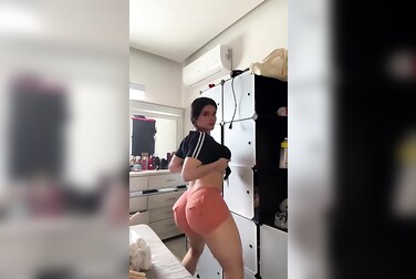 Luciana90luna's God-Tier Twerk Shakes Her Huge PAWG Ass Until You Cum