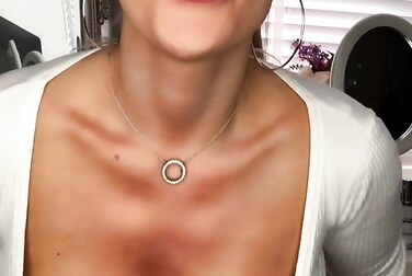 Cristinafoxvip's Busty Dance: Her Huge Tits Bounce Uncontrollably