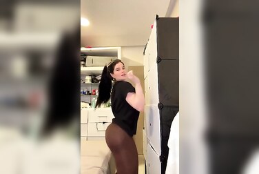 Luciana90luna's Phat Ass Claps & Bounces Right In Your Face