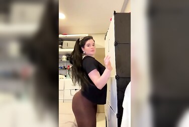 Luciana90luna's Phat Ass Claps & Bounces Right In Your Face