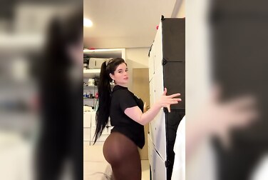 Luciana90luna's Phat Ass Claps & Bounces Right In Your Face
