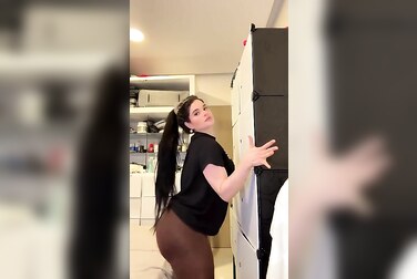 Luciana90luna's Phat Ass Claps & Bounces Right In Your Face